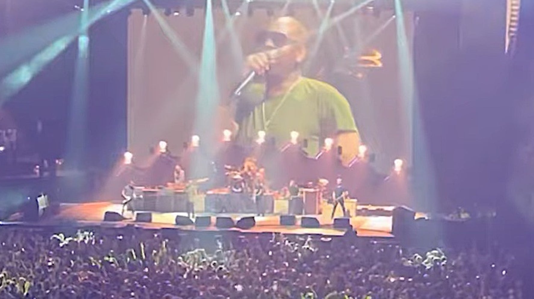 Dave Chappelle Sings ‘Creep’ With Foo Fighters In Surprise Appearance