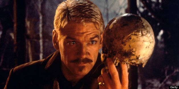 The British actor and director Kenneth Branagh holding a skull in his hand in Hamlet. 1996 (Photo by Mondadori Portfolio via Getty Images)