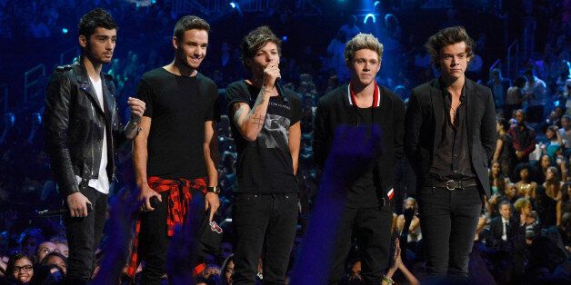 NEW YORK, NY - AUGUST 25: One Direction speaks on stage during the 2013 MTV Video Music Awards at the Barclays Center on August 25, 2013 in the Brooklyn borough of New York City. (Photo by Kevin Mazur/WireImage for MTV)