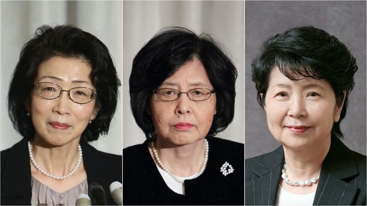 いずれも元最高裁裁判官の、鬼丸かおるさん、岡部喜代子さん、櫻井龍子さん（左から）