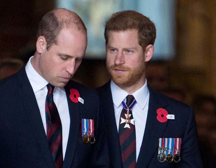 Los príncipes Guillermo y Harry, en la Abadía de Westminster el 25 de abril de 2018.