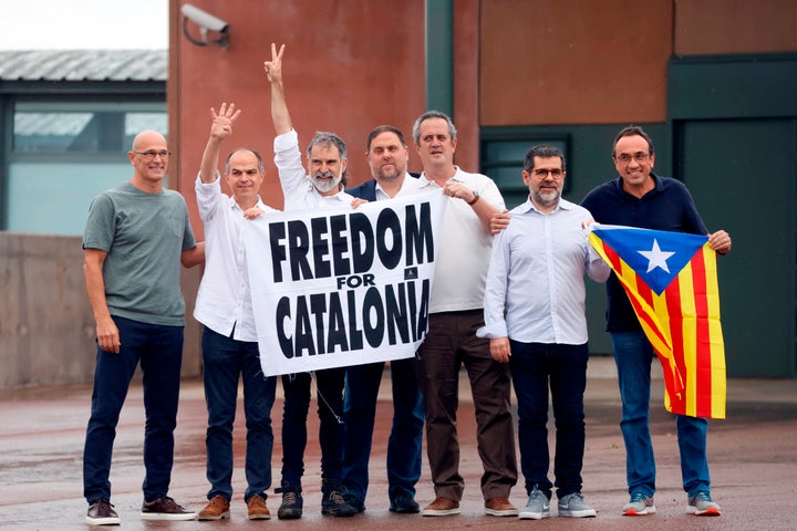 Los presos del procés han abandonado la cárcel.