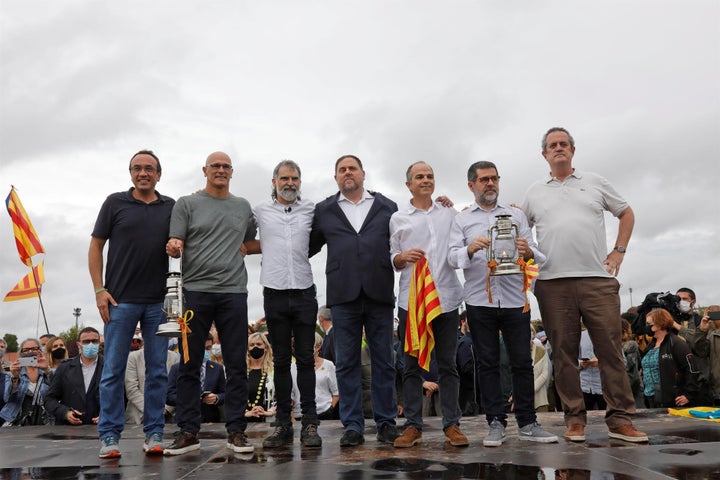Siete de los presos del 'procés' a su salida de la cárcel