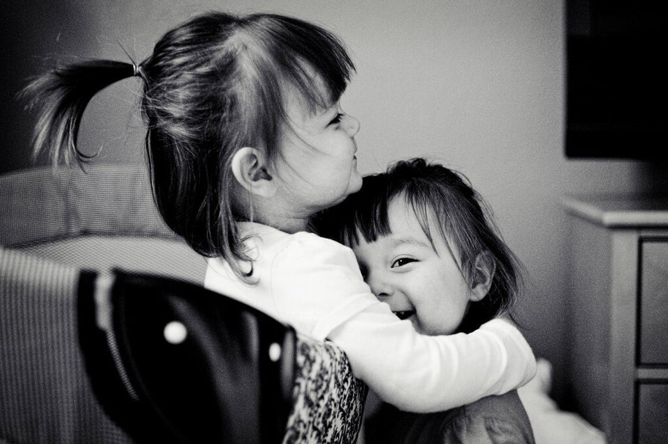 Dad Captures Life With Identical Twin Girls In More Than 20,000 Photos