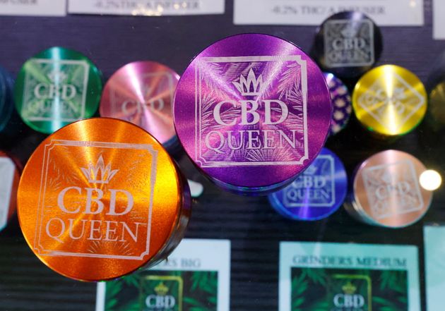 Des produits contenant du CBD, dans un magasin de Nice, le 23 juin 2021