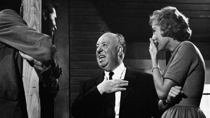 Anthony Perkins, Alfred Hitchcock y Janet Leigh durante el rodaje de Psicosis en 1960.