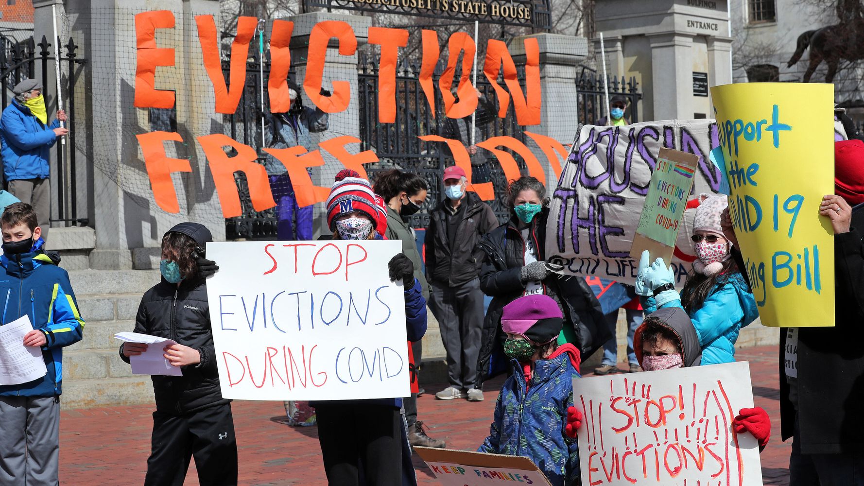 Biden Administration Extends Eviction Moratorium For 30 Days