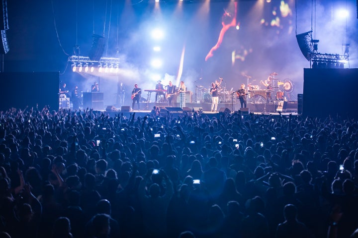Concierto de Love of Lesbian en el Palau Sant Jordi de Barcelona ante 5.000 personas.