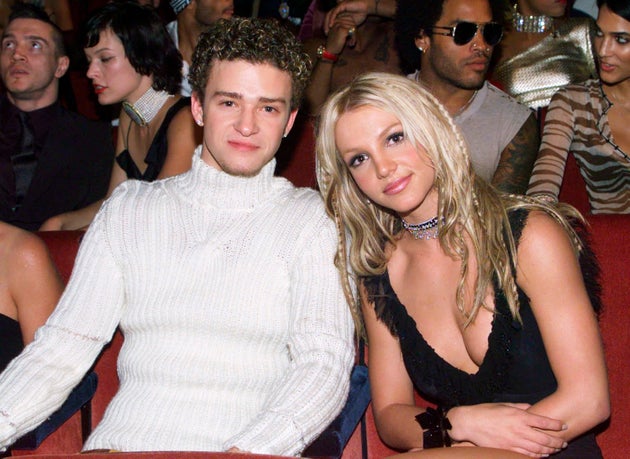 Justin Timberlake difende la ex Britney Spears: "Quello che le sta succedendo non è giusto" Justin Timberlake difende la ex Britney Spears: "Quello che le sta succedendo non è giusto"
