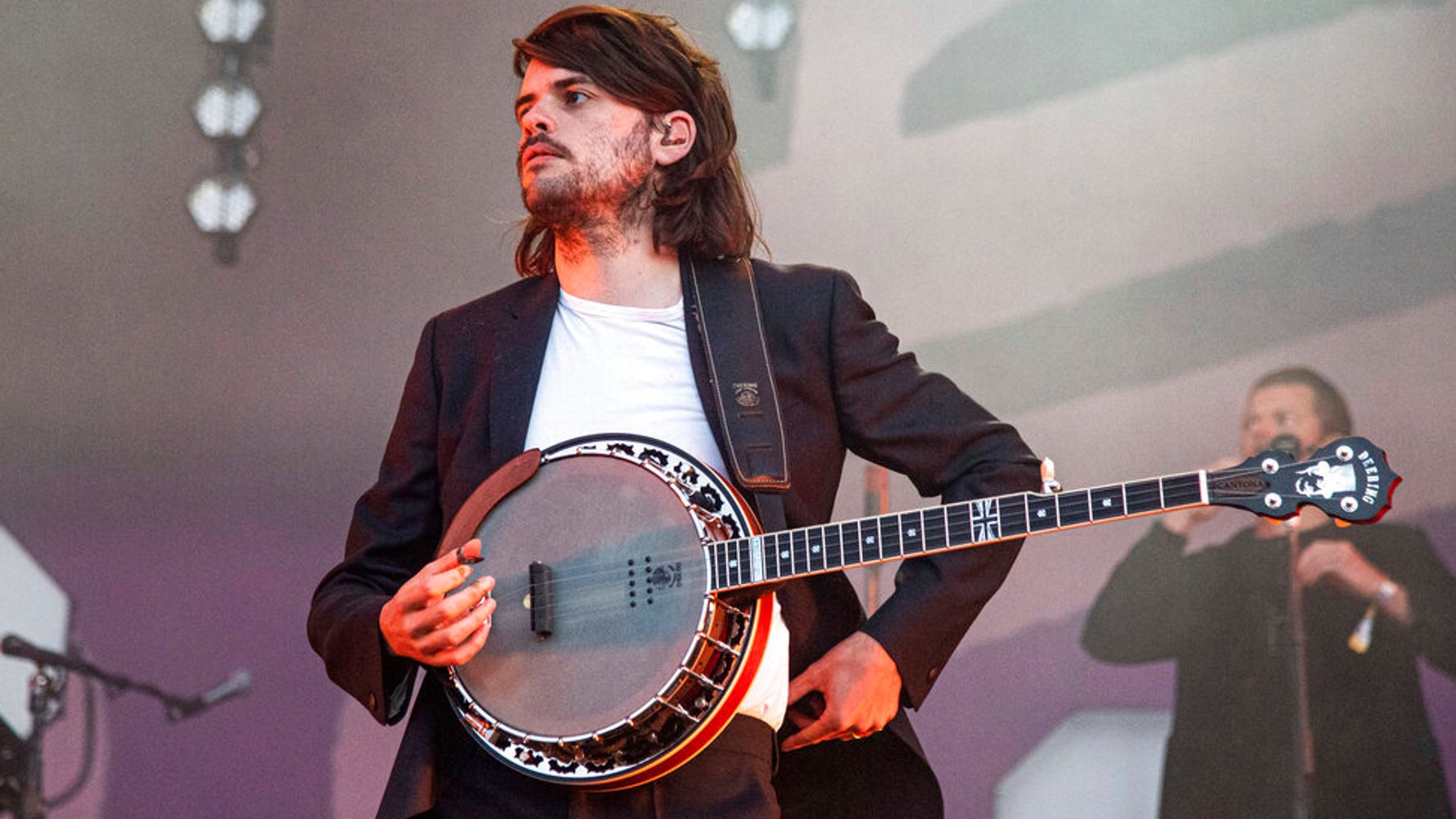 Mumford & Sons Banjo Player Quits Band To ‘Speak Freely’ On Politics