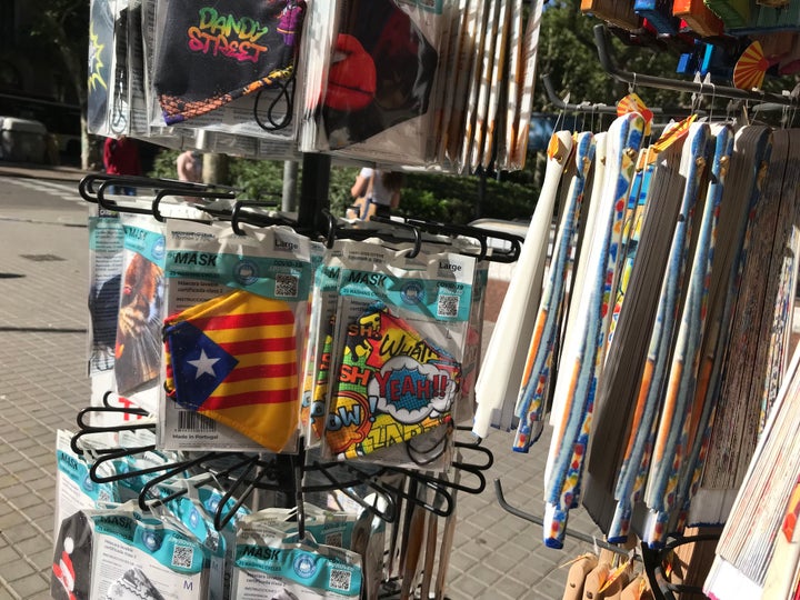 Quiosco con mascarillas