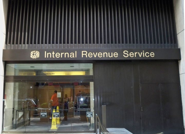 Description Exterior of the Internal Revenue Service office in midtown New York. | Source Own work by uploader. | Date 2010-07-01 | ... 