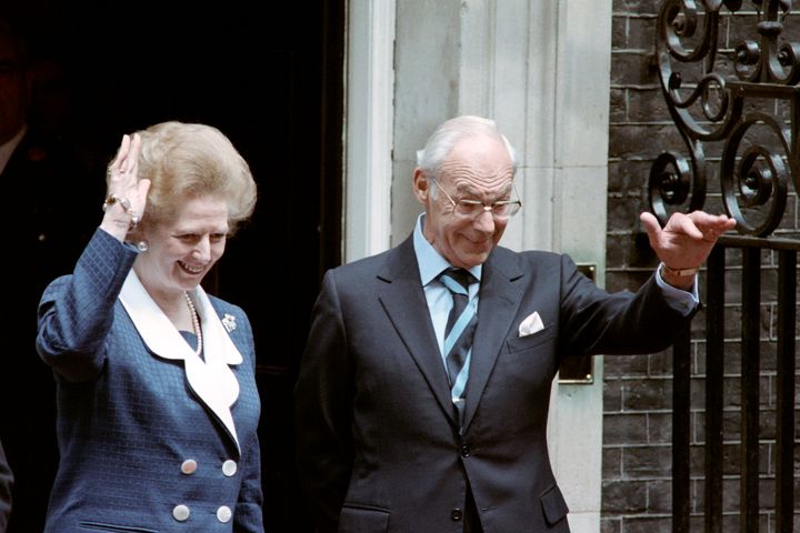 British Prime Minister Margaret Thatcher (L) and husband Dennis Thatcher wave goodbye to the Bushs after a state dinner at Downing Street, on June 01, 1989 in London. (Photo credit should read -/AFP/Getty Images)
