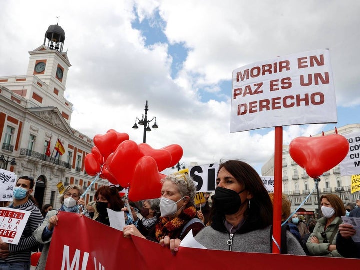 Miembros de la asociación Derecho a Morir Dignamente.