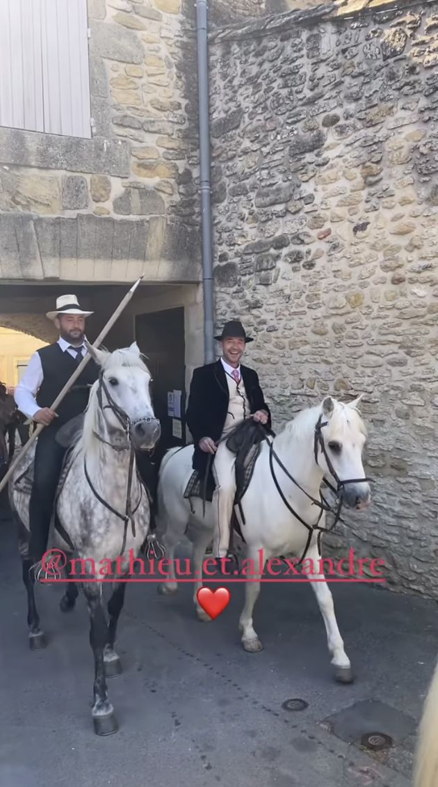 À leur mariage, Matthieu et Alexandre ont fait une arrivée remarquée