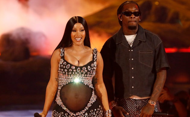 Cardi B et Offset, ce dimanche 27 juin sur la scène des BET Awards, ont fait une grande annonce.