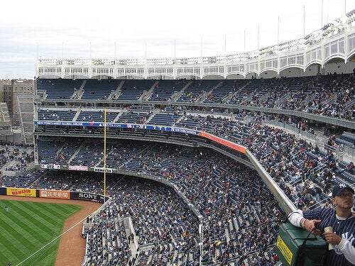 YANKEES FANS UNITED