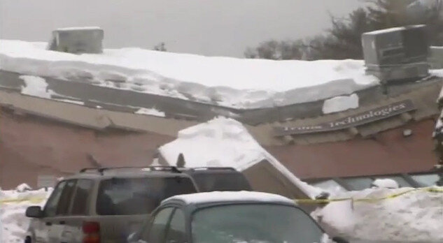 Snow Causes Roof Collapse At Commercial Building (VIDEO) | HuffPost ...