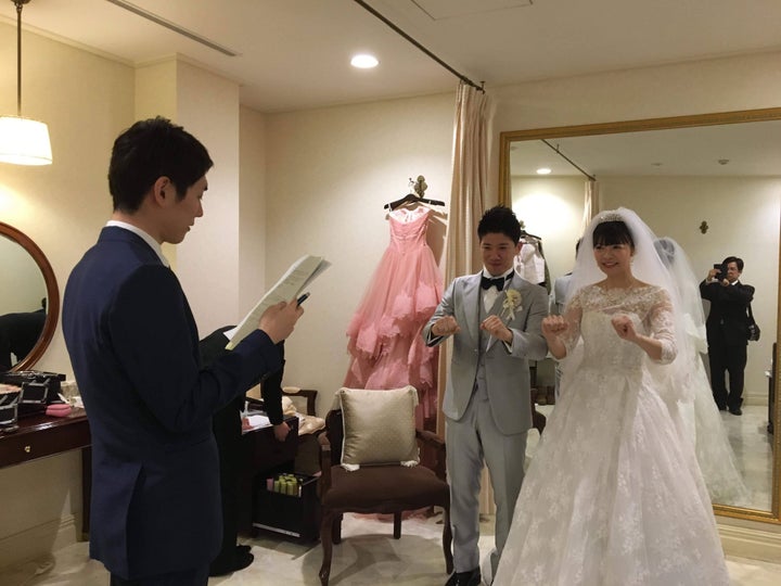 結婚式での手話通訳の打ち合わせ