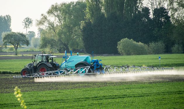 Un épandage de pesticide près de Lille, en 2016.