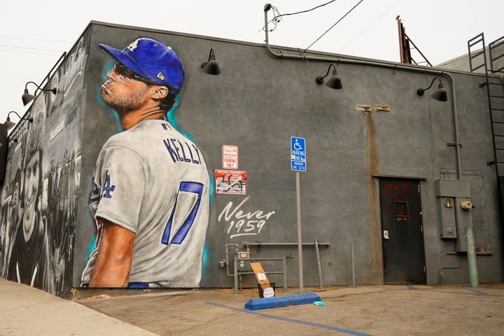 Dodgers' Pitcher Joe Kelly Wore A Mariachi Jacket To The White House -  BroBible