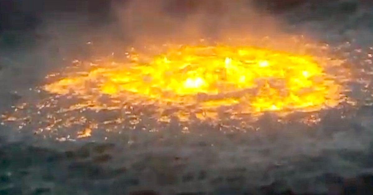 Horrifying Massive Oil Pipeline Blaze Sets Gulf Of Mexico On Fire