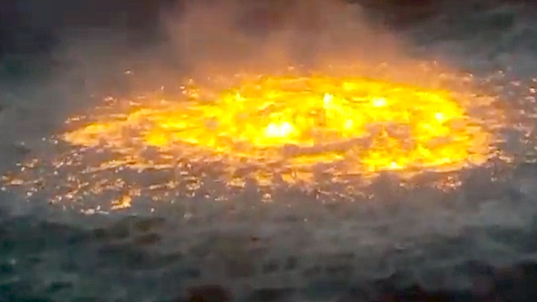 Horrifying Massive Oil Pipeline Blaze Sets Gulf Of Mexico On Fire