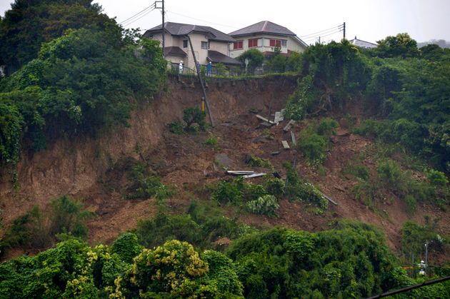 Ιαπωνία: Δεκάδες αγνοούμενοι σε κατολισθήσεις από καταρρακτώδεις