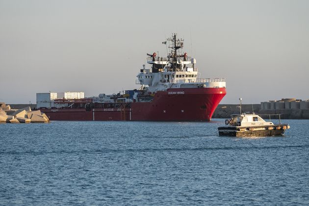 L'Ocean Viking, le navire de l'ONG SOS Méditerranée, a secouru plus de 350 migrants au large de la Libye dans la nuit du 4 au 5 juillet (photo d'archive prise à l'été 2020 en Sicile).