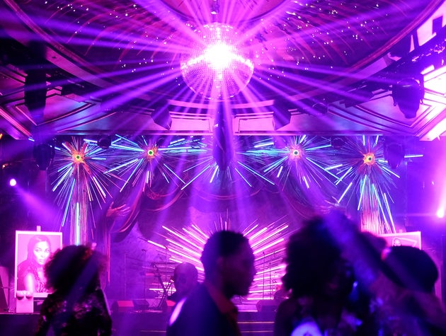 Les Risques Du Pass Sanitaire Illustrees Par Ce Cluster Dans Une Discotheque Le Huffpost Les Risques Du Pass Sanitaire Illustrees Par Ce Cluster Dans Une Discotheque Le Huffpost