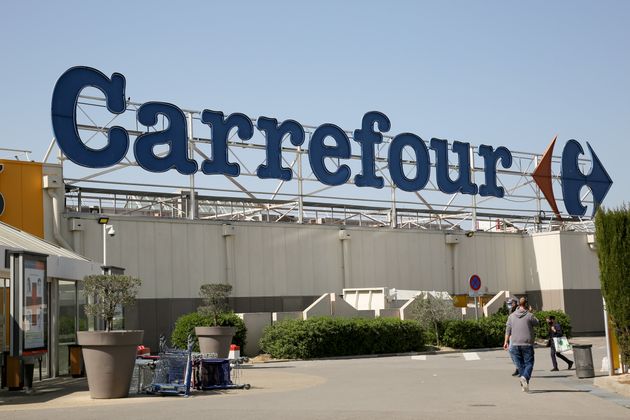 MARSEILLE, FRANCE - 2021/04/03: Logo of the Carrefour hypermarket. (Photo by Denis Thaust/SOPA Images/LightRocket via Getty Images)