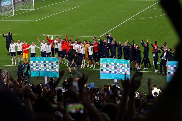 Κορονοϊός: Οι Βρετανοί πληρώνουν το τίμημα για την πρόκριση στον τελικό του