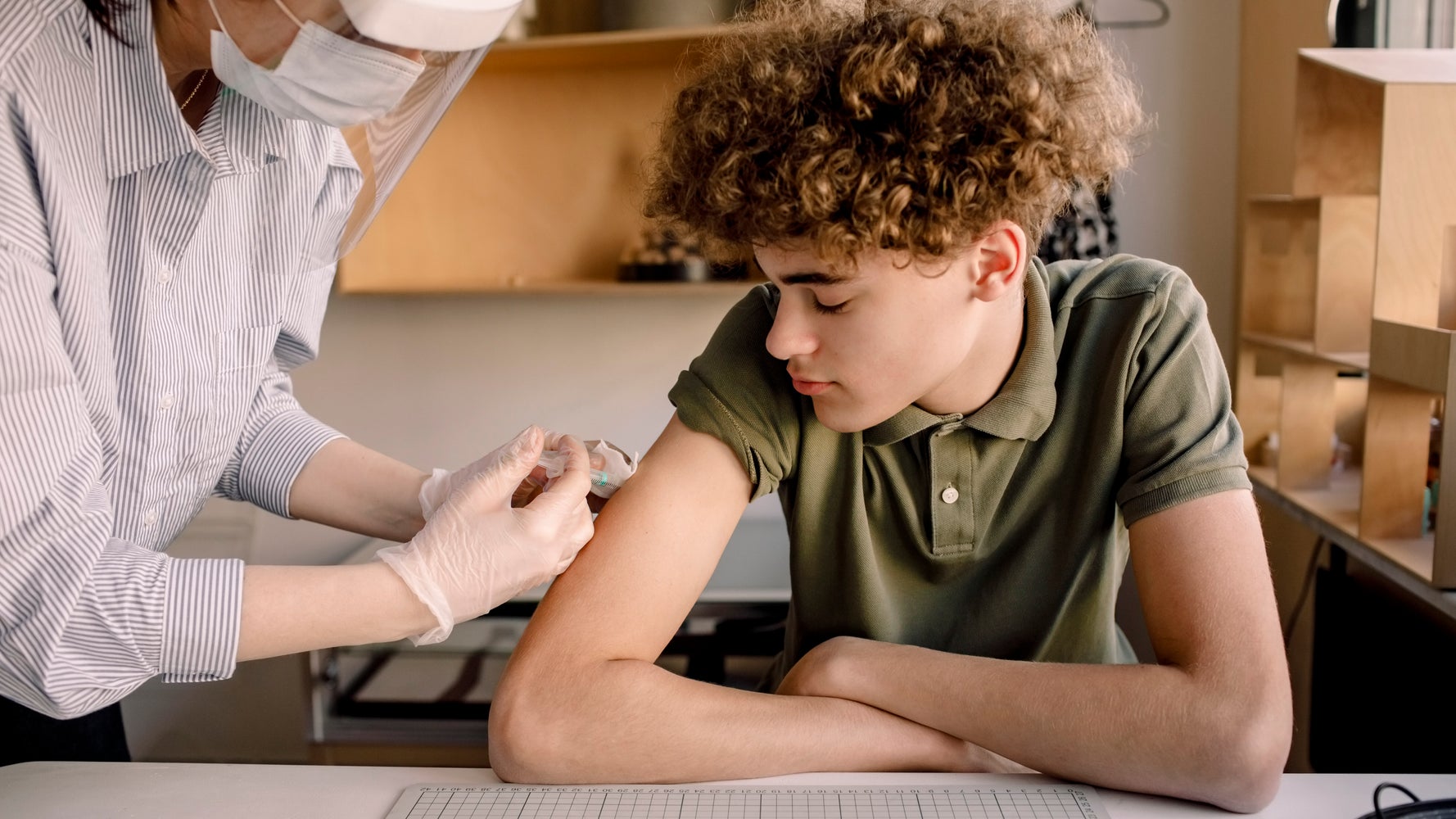 Se faire vacciner ou pas? Les 12-14 ans face à leur première décision de "grand" - Vimarsana News