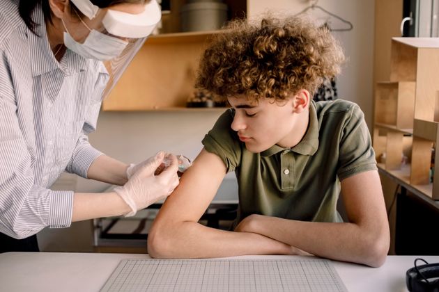 Les occasions de prendre des décisions “de grand”, cela n’arrive pas tous les jours. Emy, Raphaëlle et Nicolas, trois jeunes adolescents ont un point commun qui surprend parfois leurs parents, à peine sortis de l’enfance, ils sont sûrs d’eux et de leurs choix, notamment sur la vaccination contre le Covid. Quitte, dans le cas de Nicolas, à s’opposer à ses parents. (Photo d'illustration)