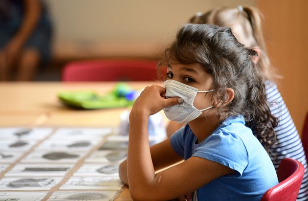 Une élève porte un masque dans une classe à Beckum, en Allemagne, le 6 juillet 2021.