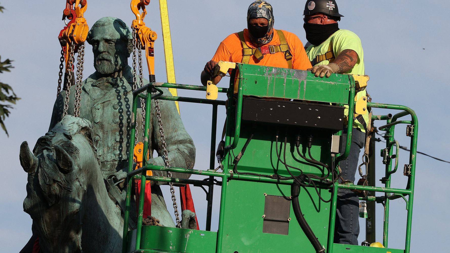 Robert E. Lee Statue That Inspired Infamous White Supremacist Rally Has Finally Been Removed