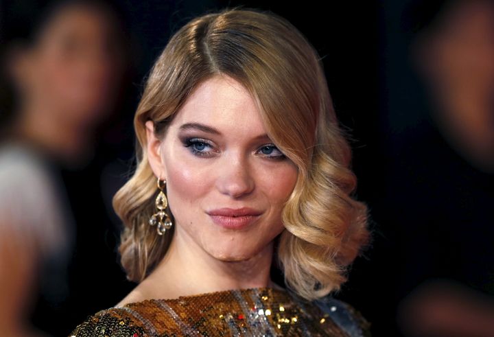 Lea Seydoux poses for photographers on the red carpet at the world premiere of the new James Bond 007 film "Spectre" at the Royal Albert Hall in London, Britain, October 26, 2015. REUTERS/Luke MacGregor