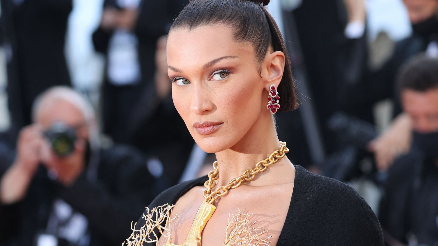 Take A Deep Breath Before You See Bella Hadid's Absolutely Stunning ...