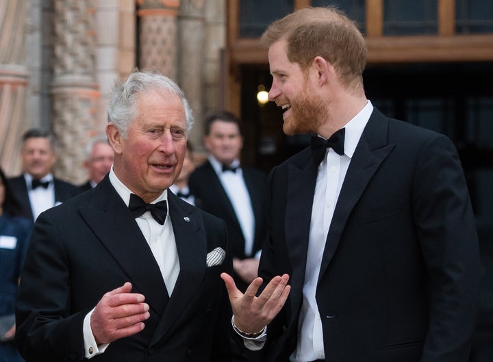 El príncipe Carlos y su hijo Harry en un acto del Museo de Historia de la Naturaleza en 2019 (Londres).