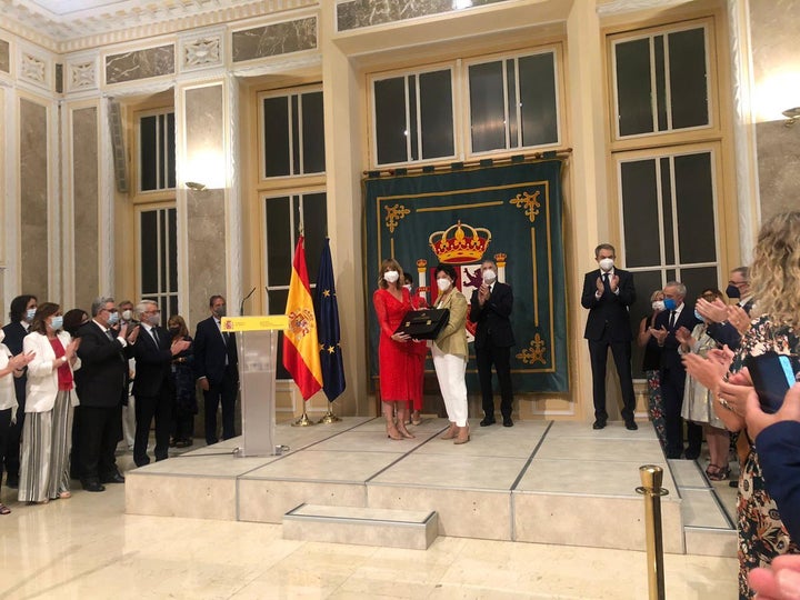 Pilar Alegría, nueva ministra de Educación, en el traspaso de carteras.
