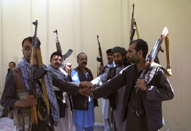 Αφγανιστάν: Οι ταλιμπάν προελαύνουν ξανά, βίντεο-φρίκη με εκτέλεση 22