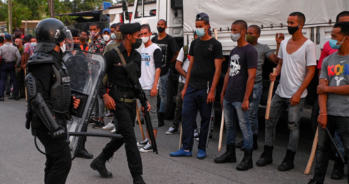 Cuba confirma la muerte de un manifestante durante las protestas antigubernamentales - Vimarsana News