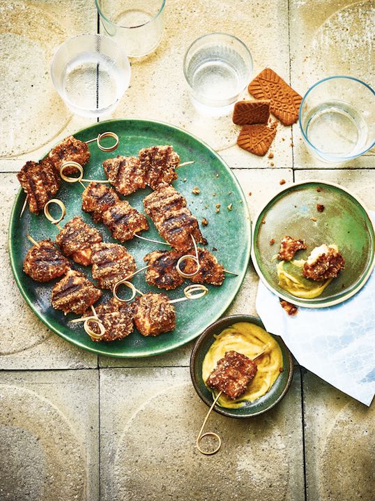 Brochettes de poulet pané aux spéculos et au fromage