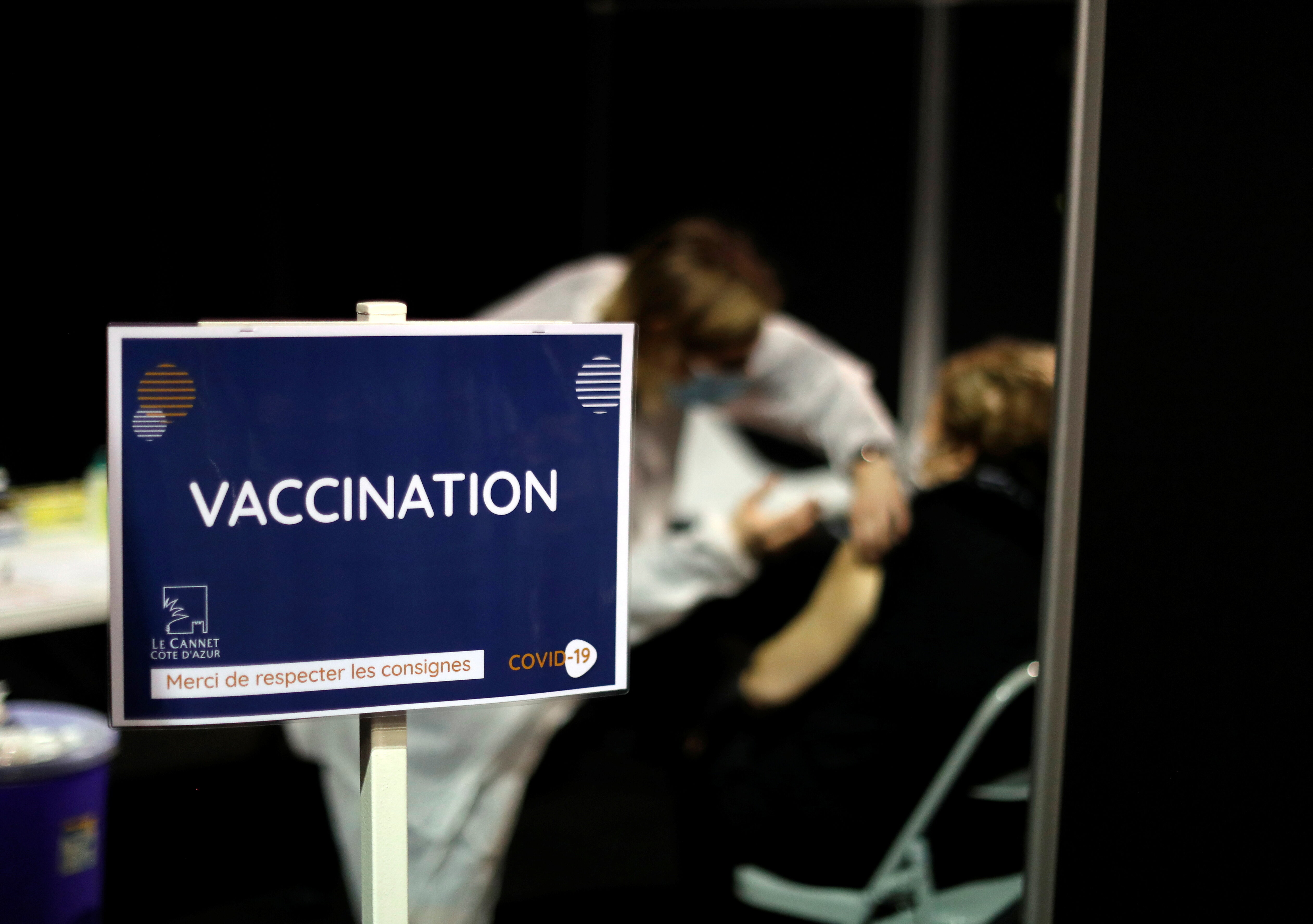 Un Français sur deux est complètement vacciné contre le Covid-19