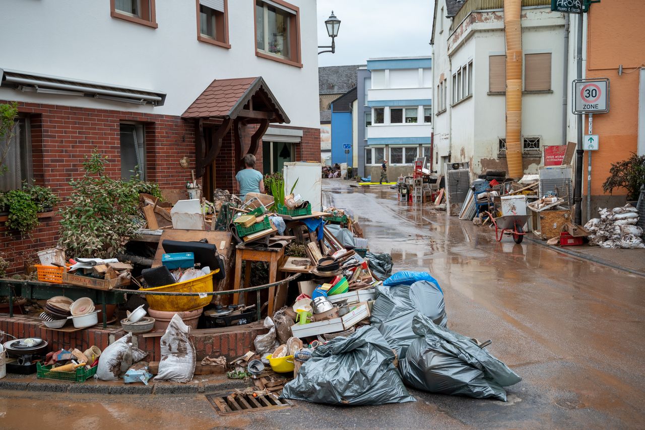 Εικόνες βιβλικής καταστροφής από τη Βόρεια Ρηνανία - Βεστφαλία, στις 16 Ιουλίου 2021. Photo: Harald Tittel/dpa (Photo by Harald Tittel/picture alliance via Getty Images)