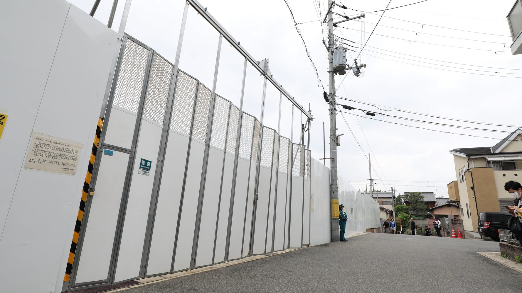 京アニ放火殺人事件から2年 スタジオ跡地での追悼は お控えください 京アニが呼びかけ ハフポスト News 京アニ放火殺人事件から2年 スタジオ跡地での追悼は お控えください 京アニが呼びかけ ハフポスト News
