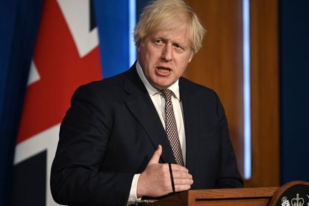Le Premier ministre britannique Boris Johnson s'exprimant depuis Downing Street le 5 juillet 2021  (Daniel Leal-Olivas/Pool Photo via AP)