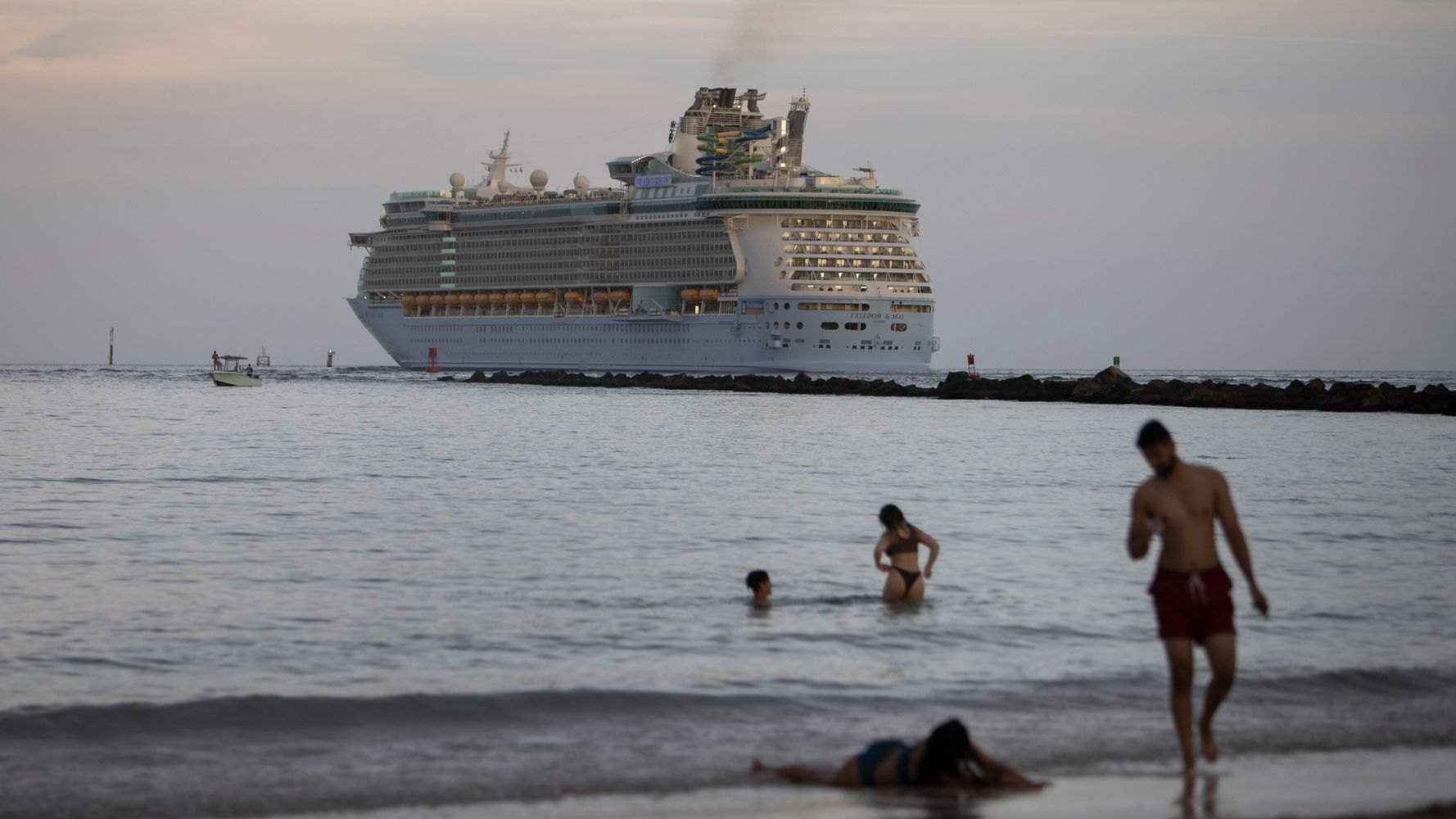 Court Blocks Order Lifting CDC Virus Rules On Florida Cruise Ships