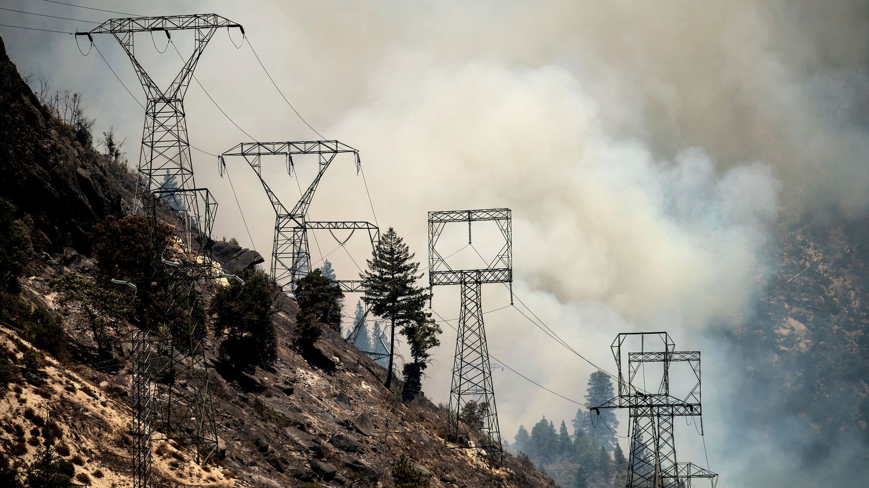 Huge Oregon Blaze Grows As Wildfires Burn Across Western U.S.