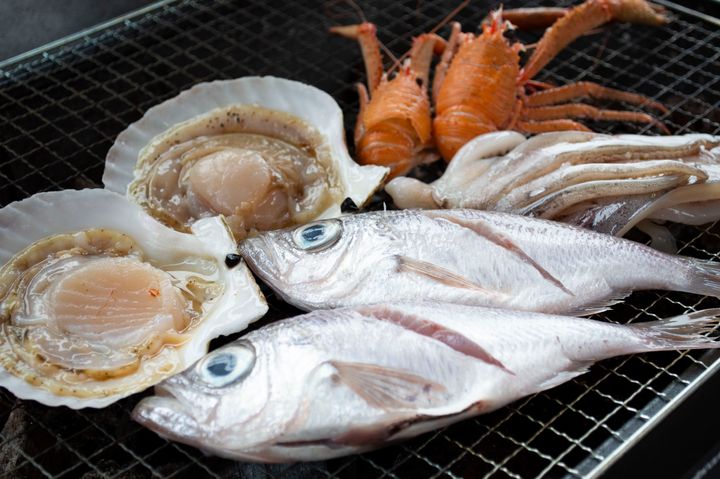 マルシェ ヴィソンに出店する「第十八甚昇丸」で販売されている魚介類。